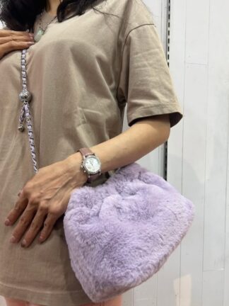 雲朵絨絨手拿包