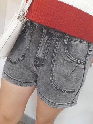 黑灰色牛仔短褲