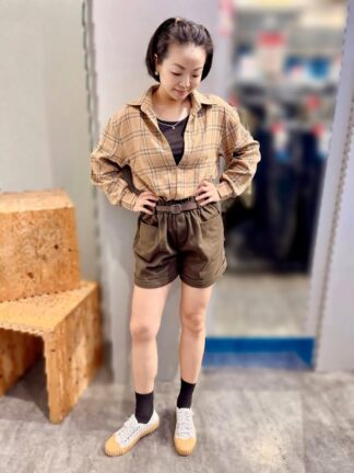 腰鬆緊反摺毛尼短褲(附皮帶)