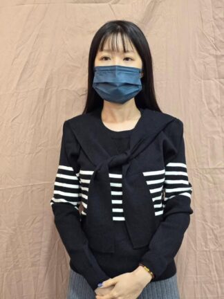 經典黑白條紋毛衣