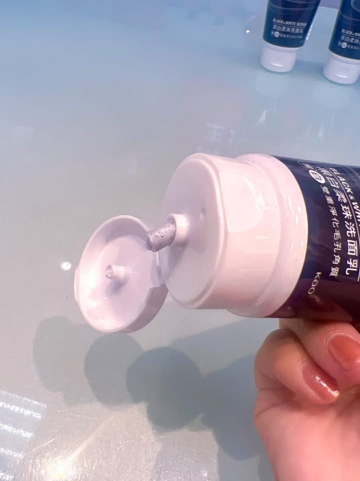 Men’s Bioré Facial Wash 黑白柔珠洗面乳:圖片 4