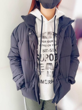 暖色系排釦鋪棉保暖外套