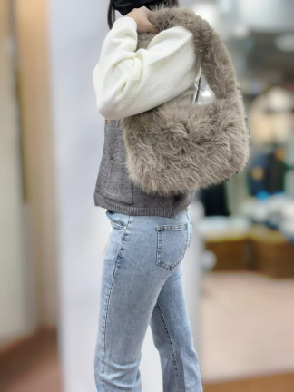 柔霧仿皮單肩包