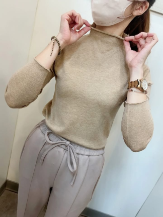 簡約素面針織上衣