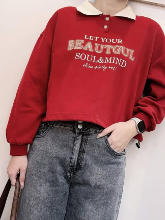 翻領字母短版上衣