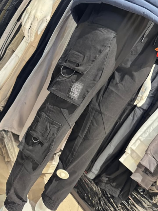 側邊貼袋縮口褲