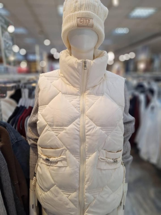 高CP值菱格紋鋪棉背心