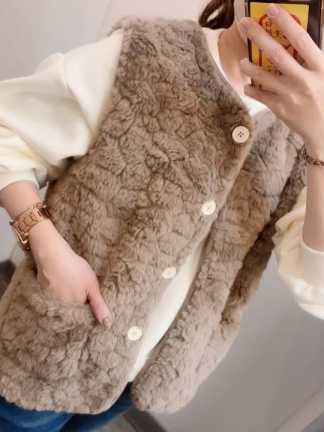 軟毛絨排釦背心