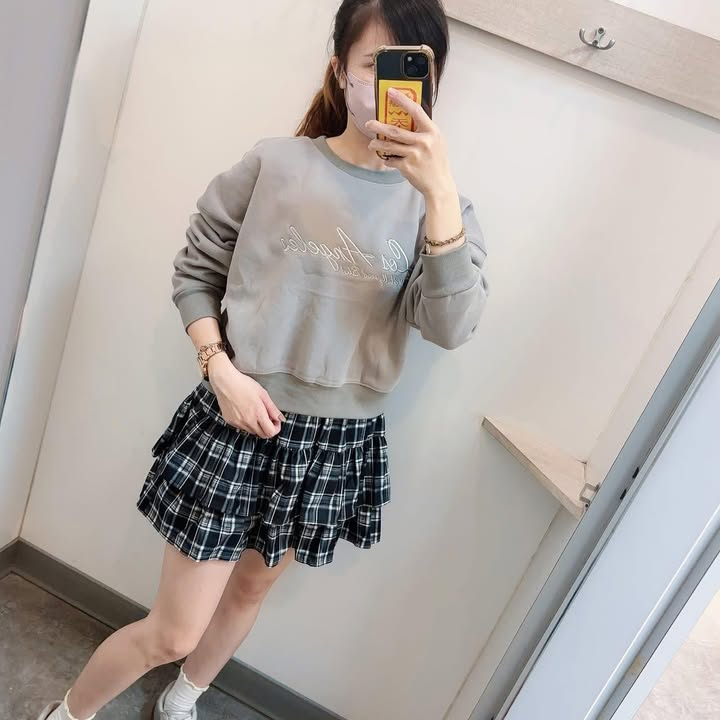 洛城字母刺繡短版刷毛大學T - Image 11