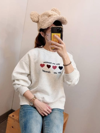 愛心刺繡寬鬆刷毛大學T