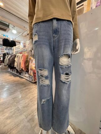 淺藍刷破牛仔褲