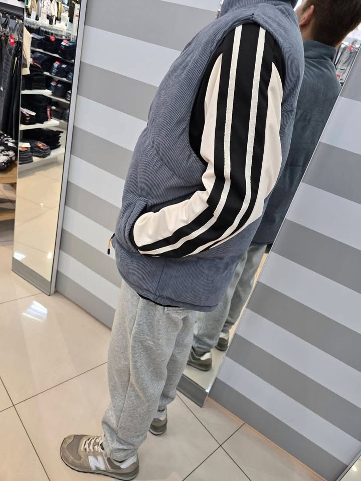 美式復古運動風.三線織帶撞色大學T - Image 7