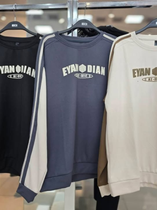 美式復古運動風．三線織帶撞色大學T