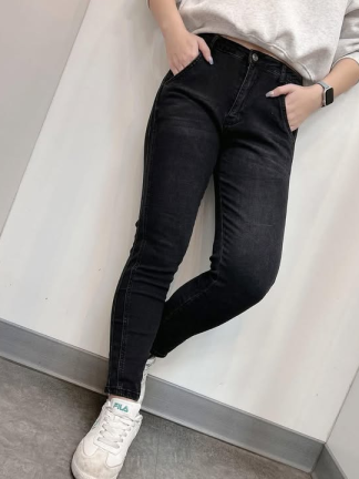 修身灰色窄管長褲