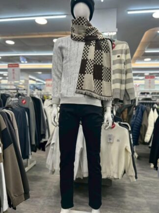 修身黑色直筒牛仔褲