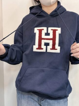 H字母刺繡連帽上衣