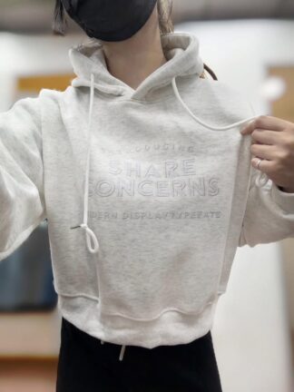 奶白色短版帽T｜顯比例神器