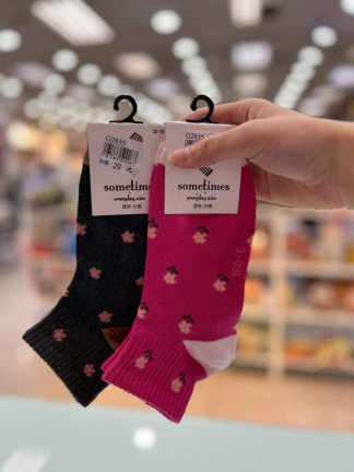 可愛花花襪子