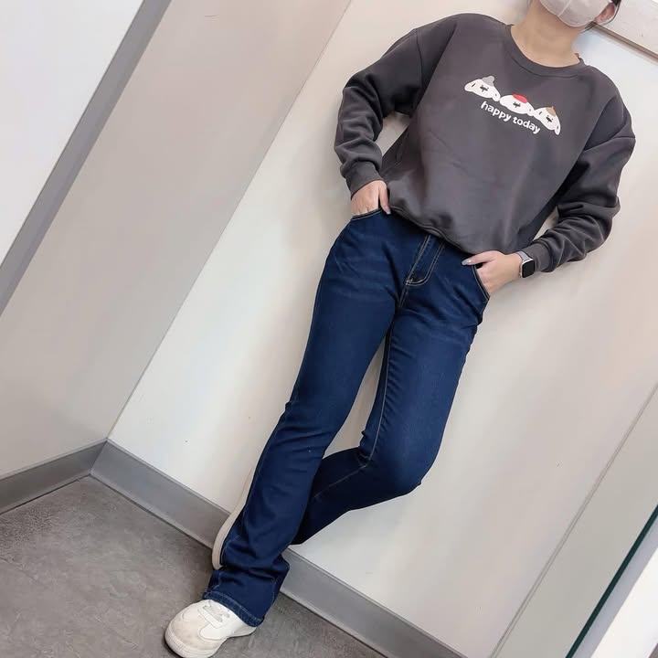 顯瘦刷色喇叭牛仔褲