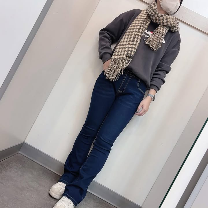 顯瘦刷色喇叭牛仔褲 - Image 6