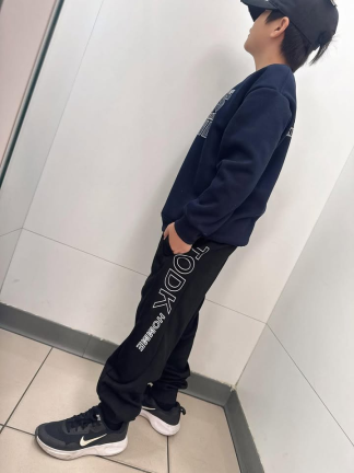 黑色縮口運動褲