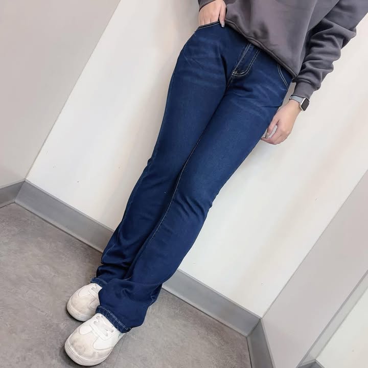 顯瘦刷色喇叭牛仔褲 - Image 3