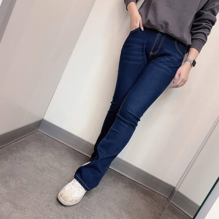 顯瘦刷色喇叭牛仔褲 - Image 2