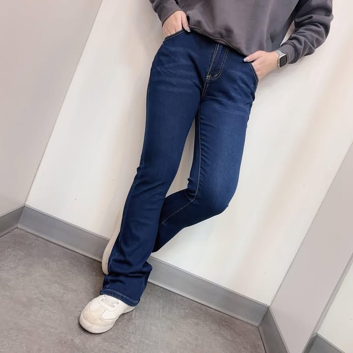 顯瘦刷色喇叭牛仔褲 - Image 5