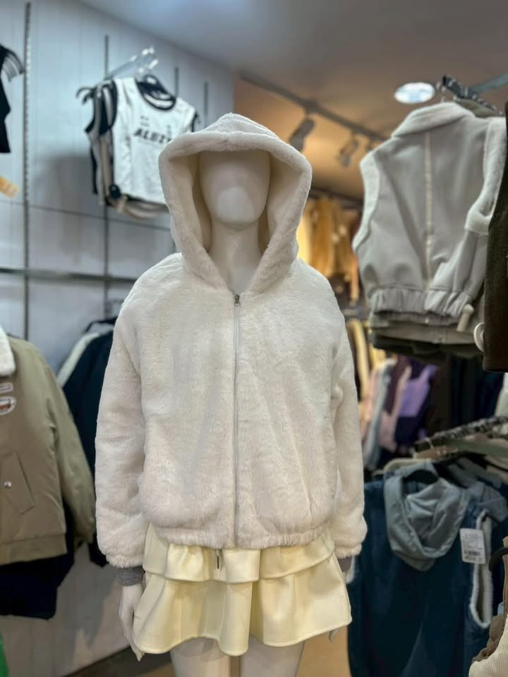 短版仿兔毛絨外套 - Image 2
