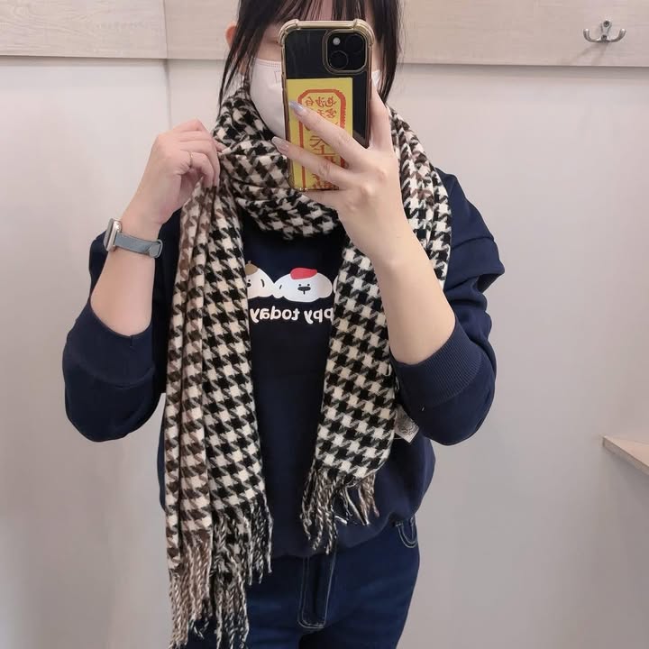 經典千鳥格流蘇圍巾 - Image 10