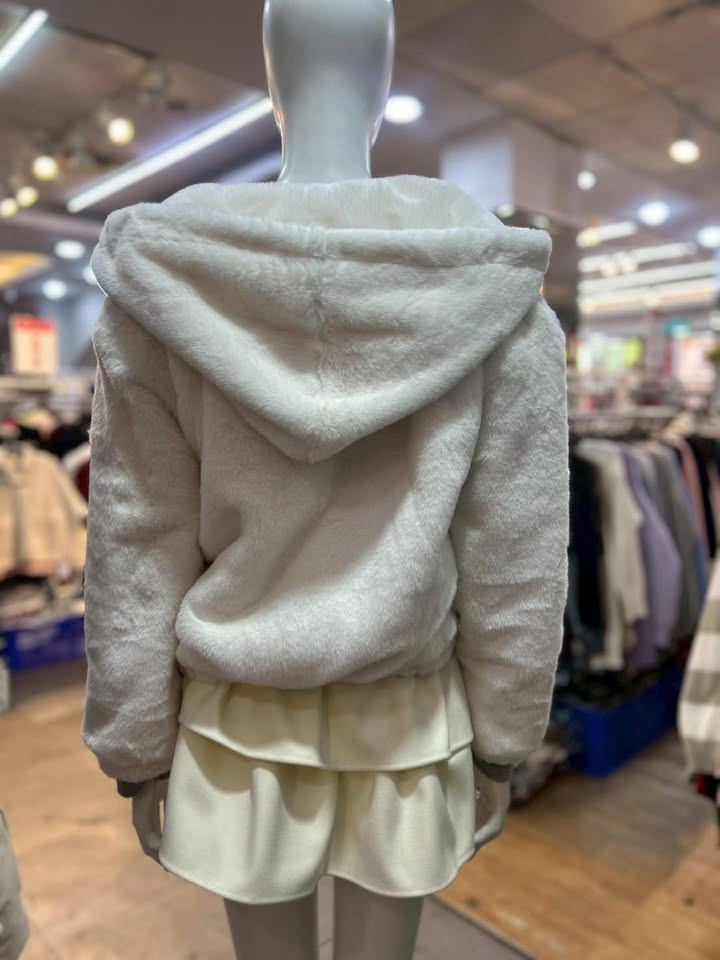 短版仿兔毛絨外套 - Image 4