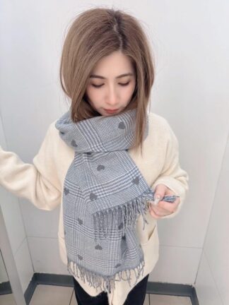 愛心雙面圍巾，格紋與素面