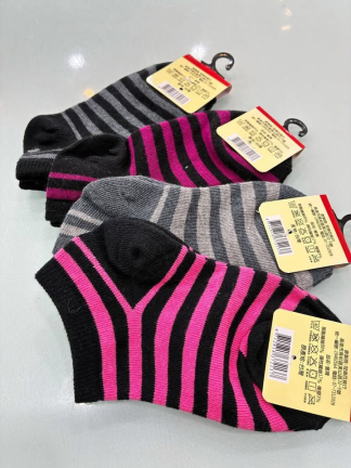 條紋童襪顏色隨機