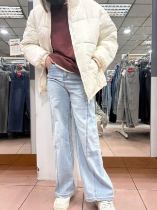 淺刷色直筒牛仔褲