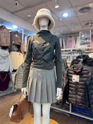 皮革馬甲拼接修身上衣