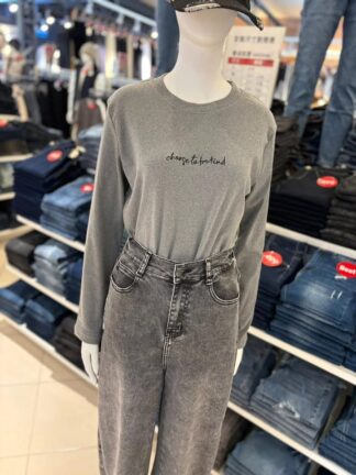 簡約刺繡長袖上衣