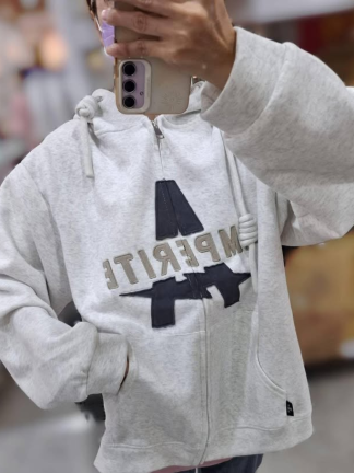 大A英文字樣帽T外套