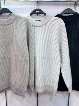 日系質感坑條半高領修身毛衣