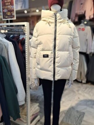 極簡設計・輕盈保暖鋪棉外套