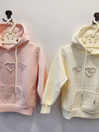 童心小愛心刷毛帽T 🩷小小愛心，大大溫暖