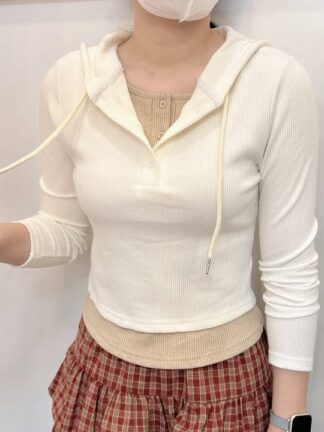 假兩件連帽短版上衣