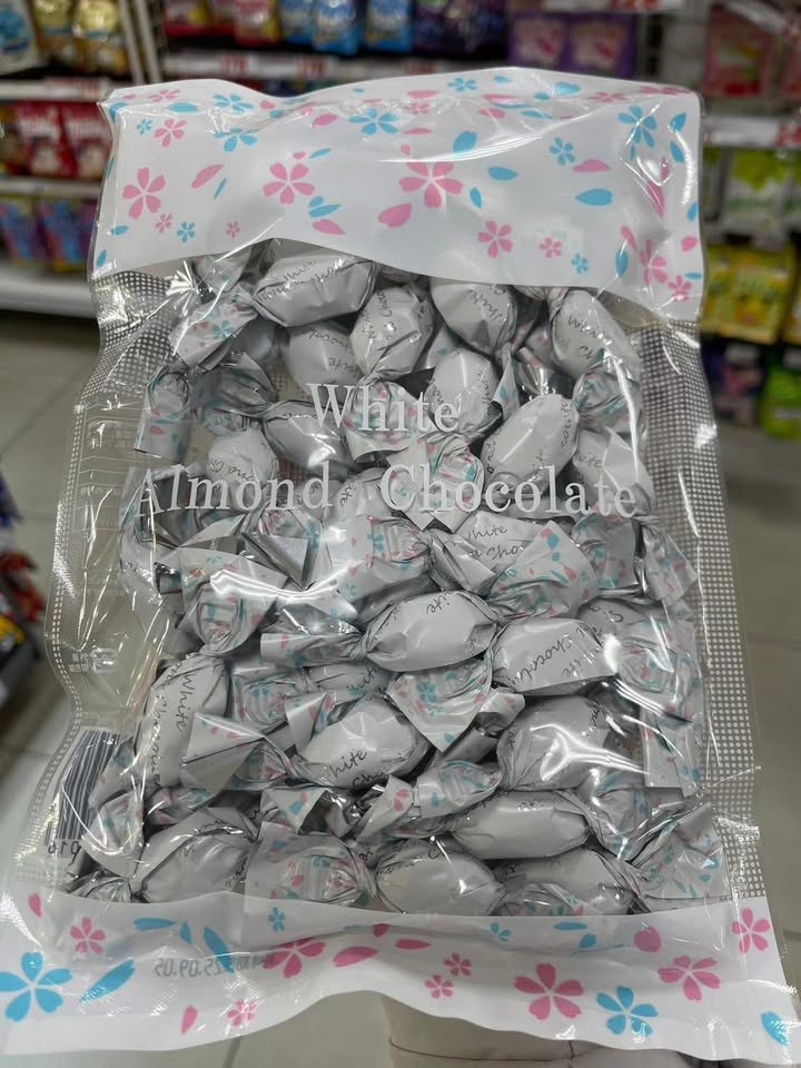 🇯🇵日本北海道杏仁白巧克力 250 g