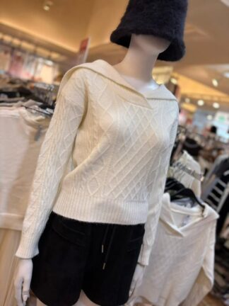 溫柔系菱格翻領針織上衣