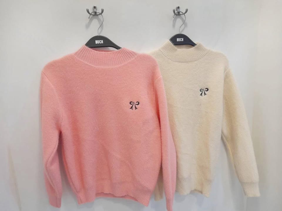 蝴蝶結刺繡針織上衣