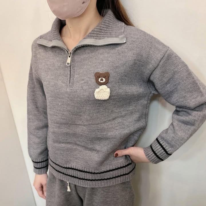 小熊刺繡半拉鍊針織上衣 - Image 3