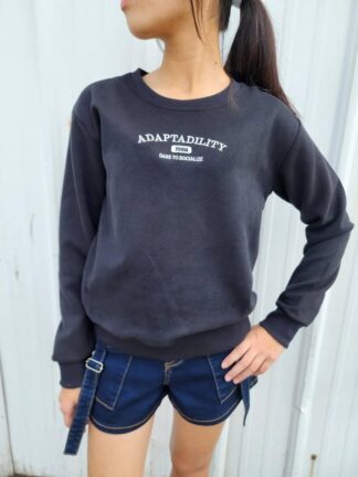 質感必收｜字母刷毛上衣