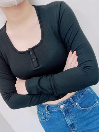 顯瘦小心機排釦短版上衣