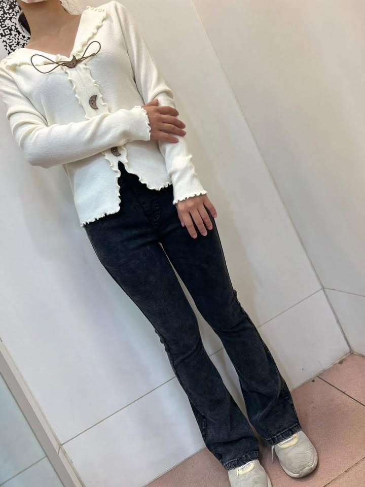 🖤 |鬆緊腰微喇叭牛仔褲:圖片 10