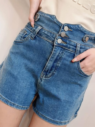 高腰三釦牛仔短褲