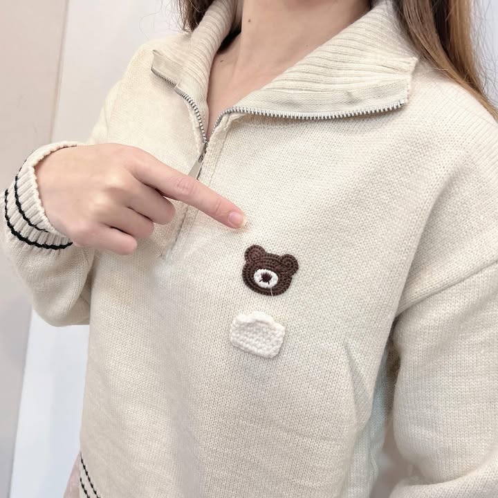小熊刺繡半拉鍊針織上衣 - Image 4